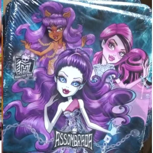PRATO QUADRADO REGINA MONSTER HIGH 18CM 7899743829404